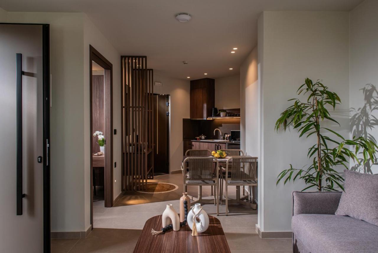 Everest Apartments And Suites Stalida Exterior foto
